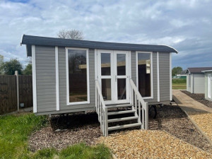 shepherd-hut-display_original.jpg